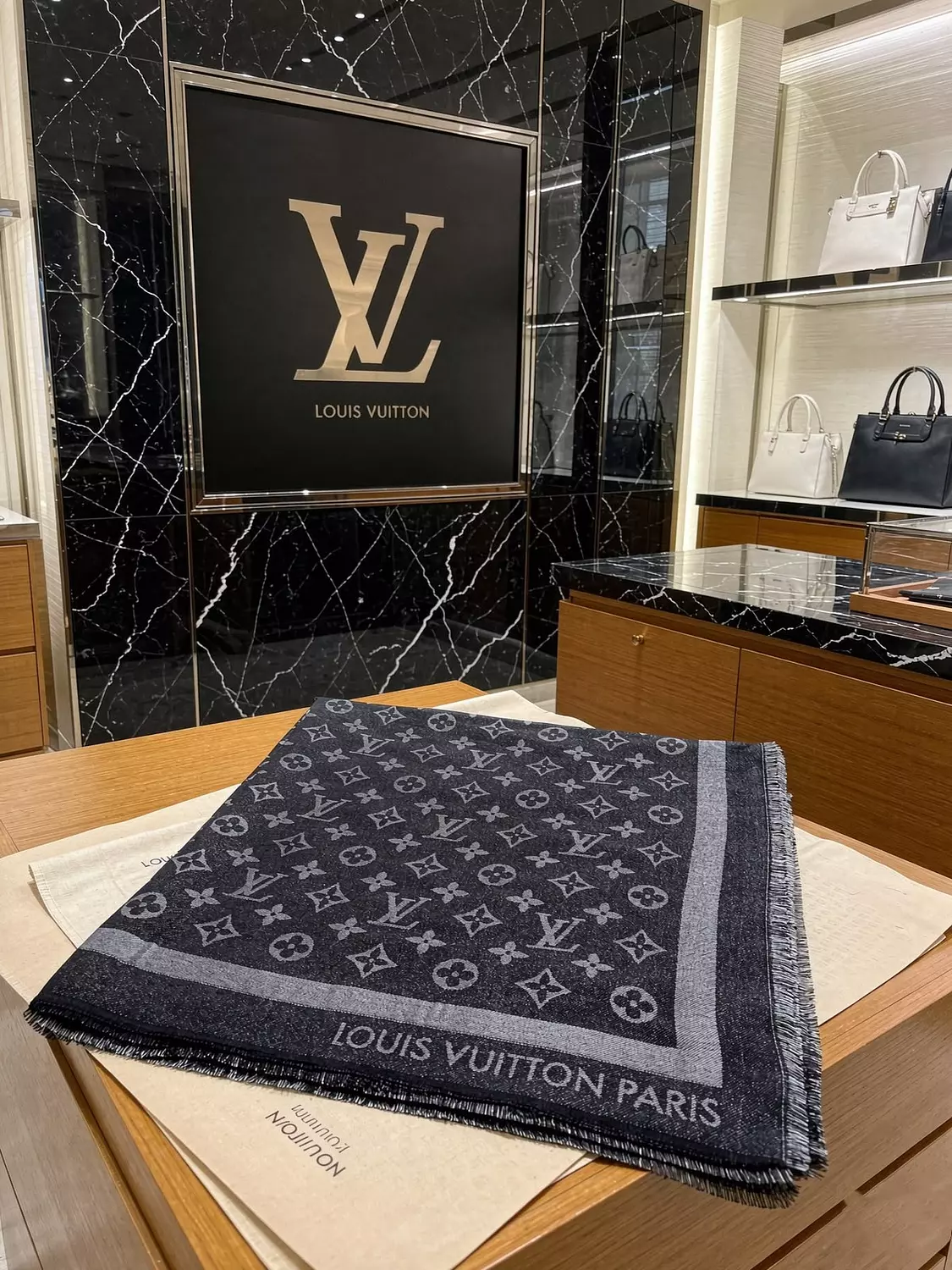 Louis Vuitton scarf Black and silver image