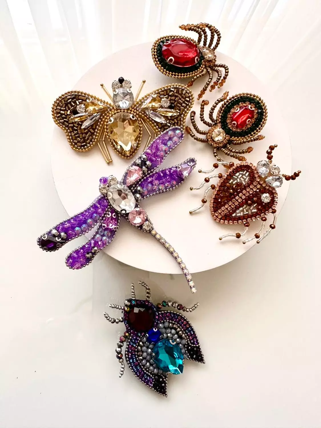 <h1 style="text-align: start">Brooch »</h1>