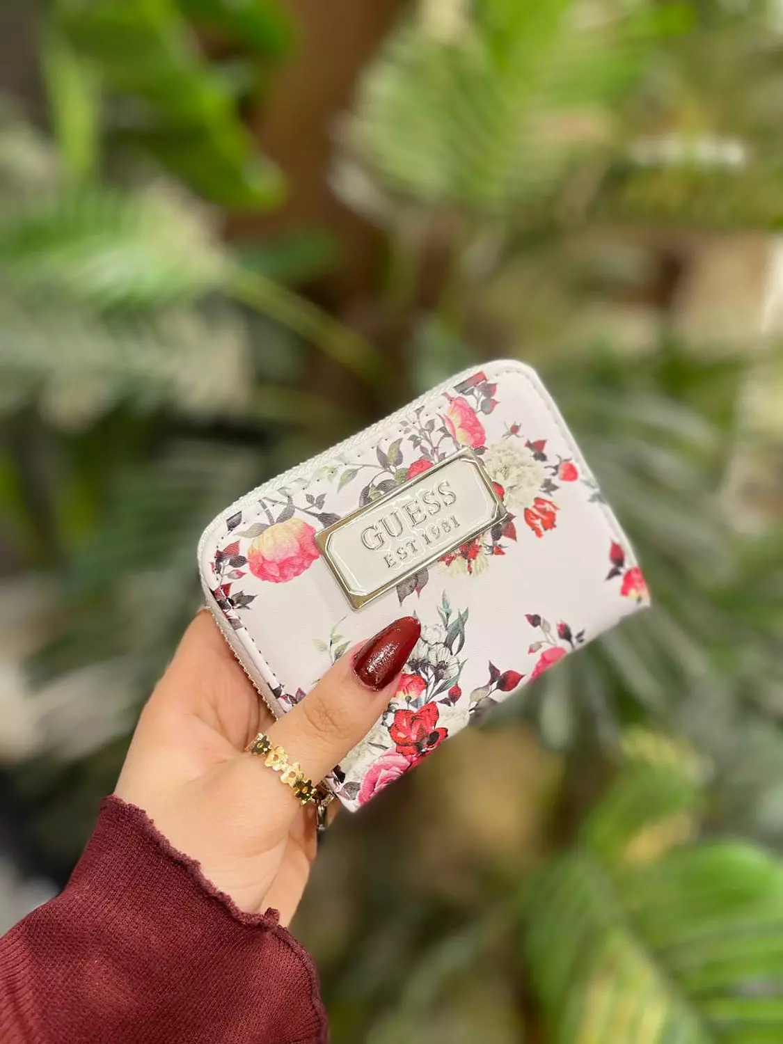 Guess wallet 09 hover image