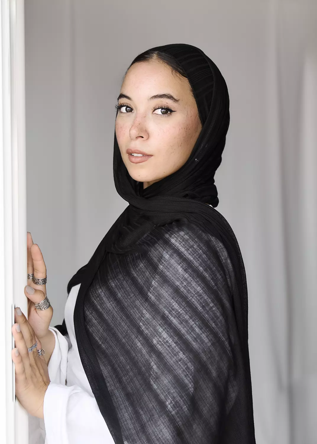 <h4 style="text-align: center"><span style="color: #4D0F2FFF">Kuwaity With Bandana</span></h4>