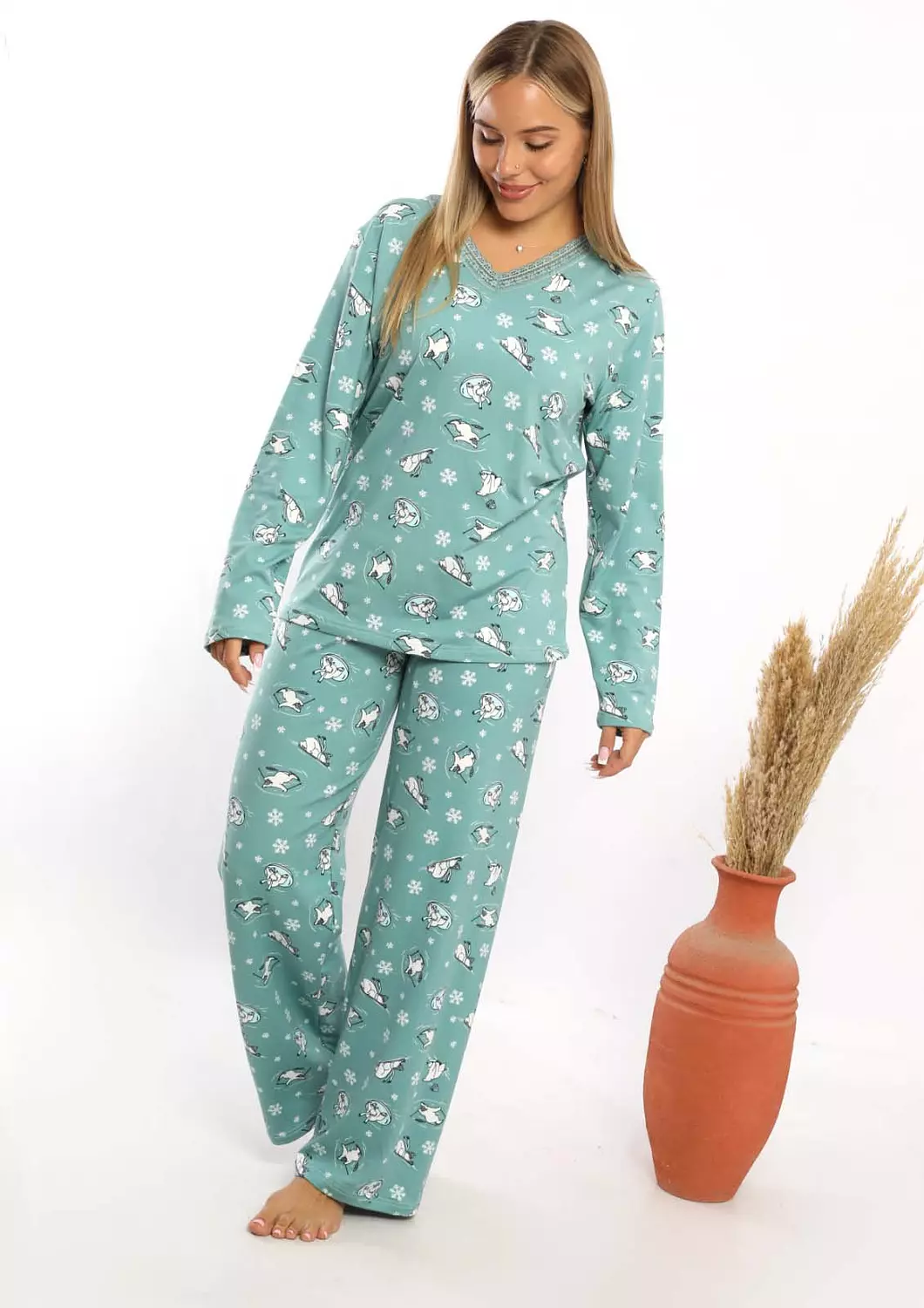 C349The winter bear lace top pajama set  3