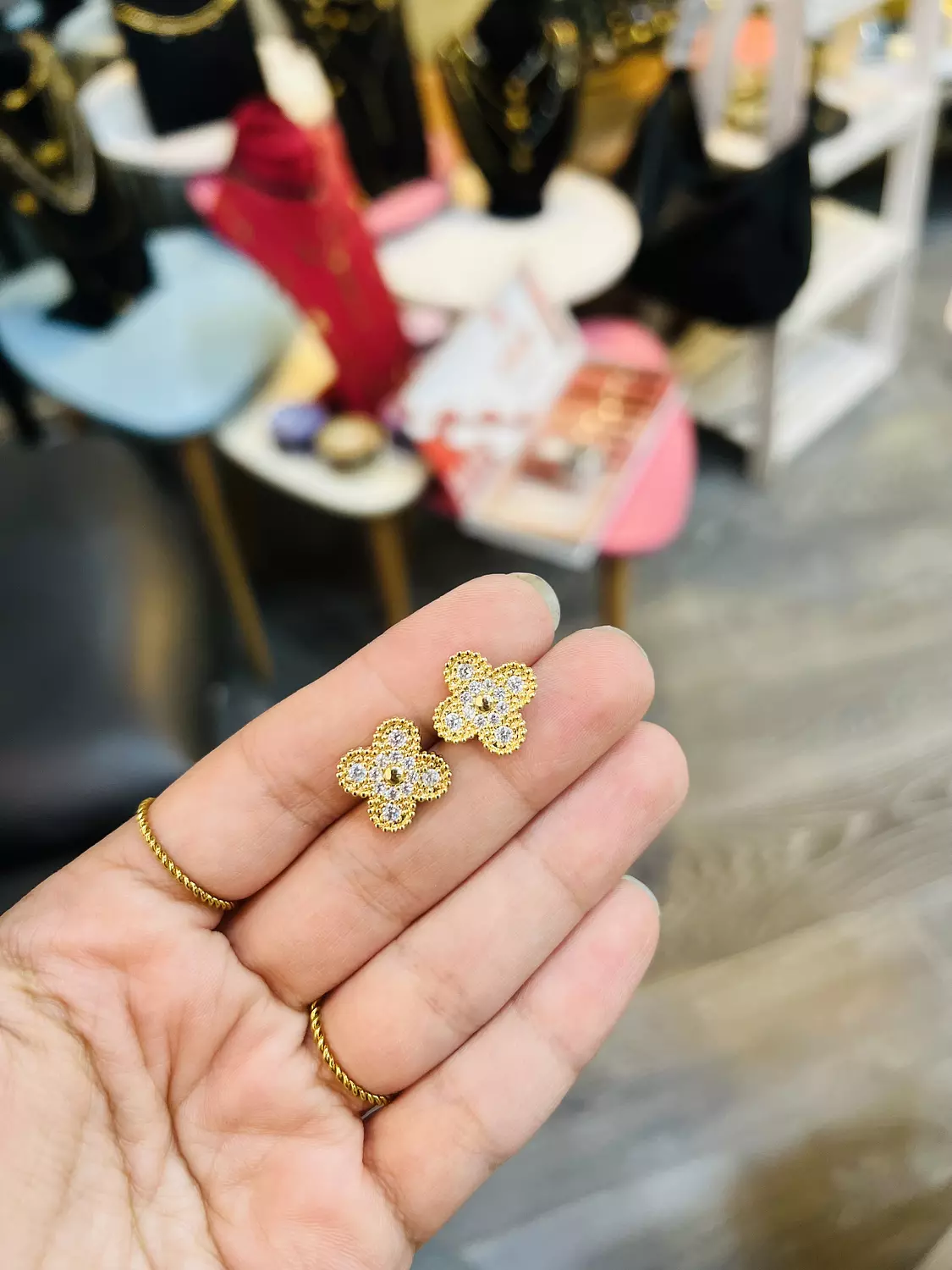Gold van Cl**f earring with stones  image