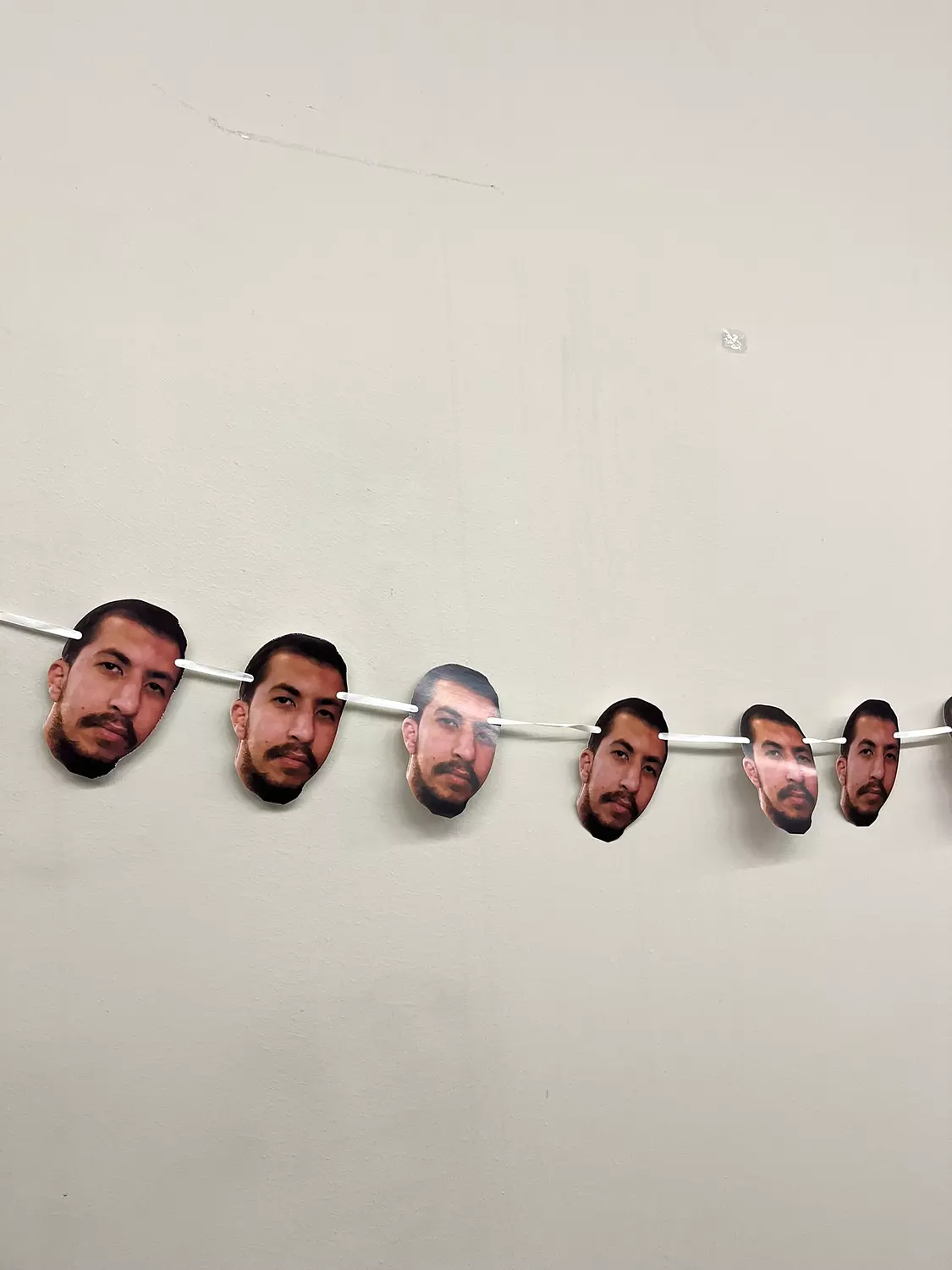 Face Garland 3