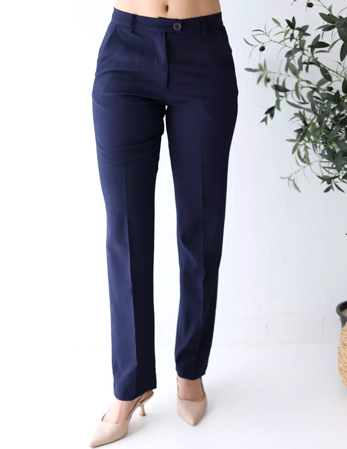 <p>Straight Pants</p>