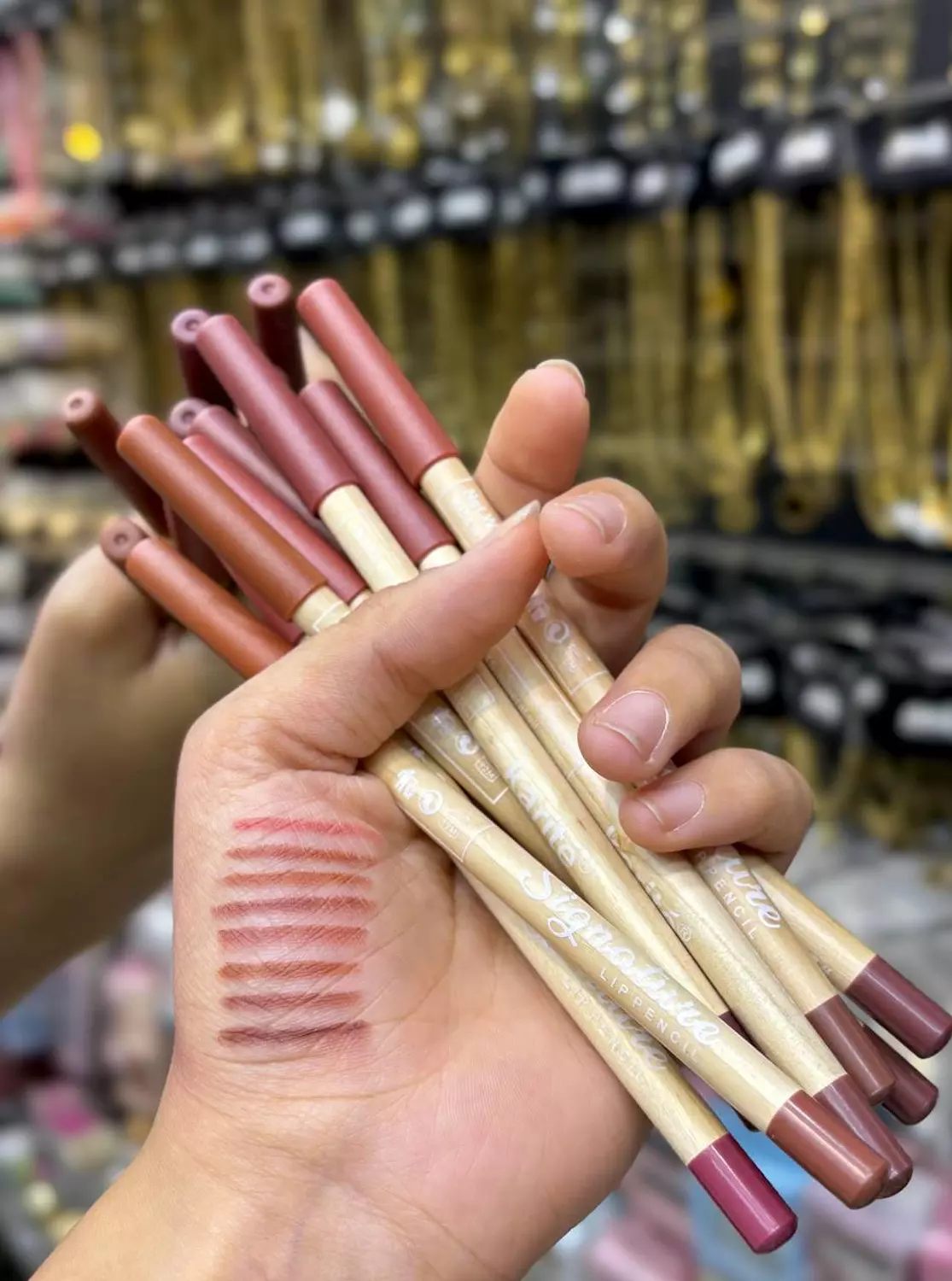 Offer 8 lip liner Karité  image