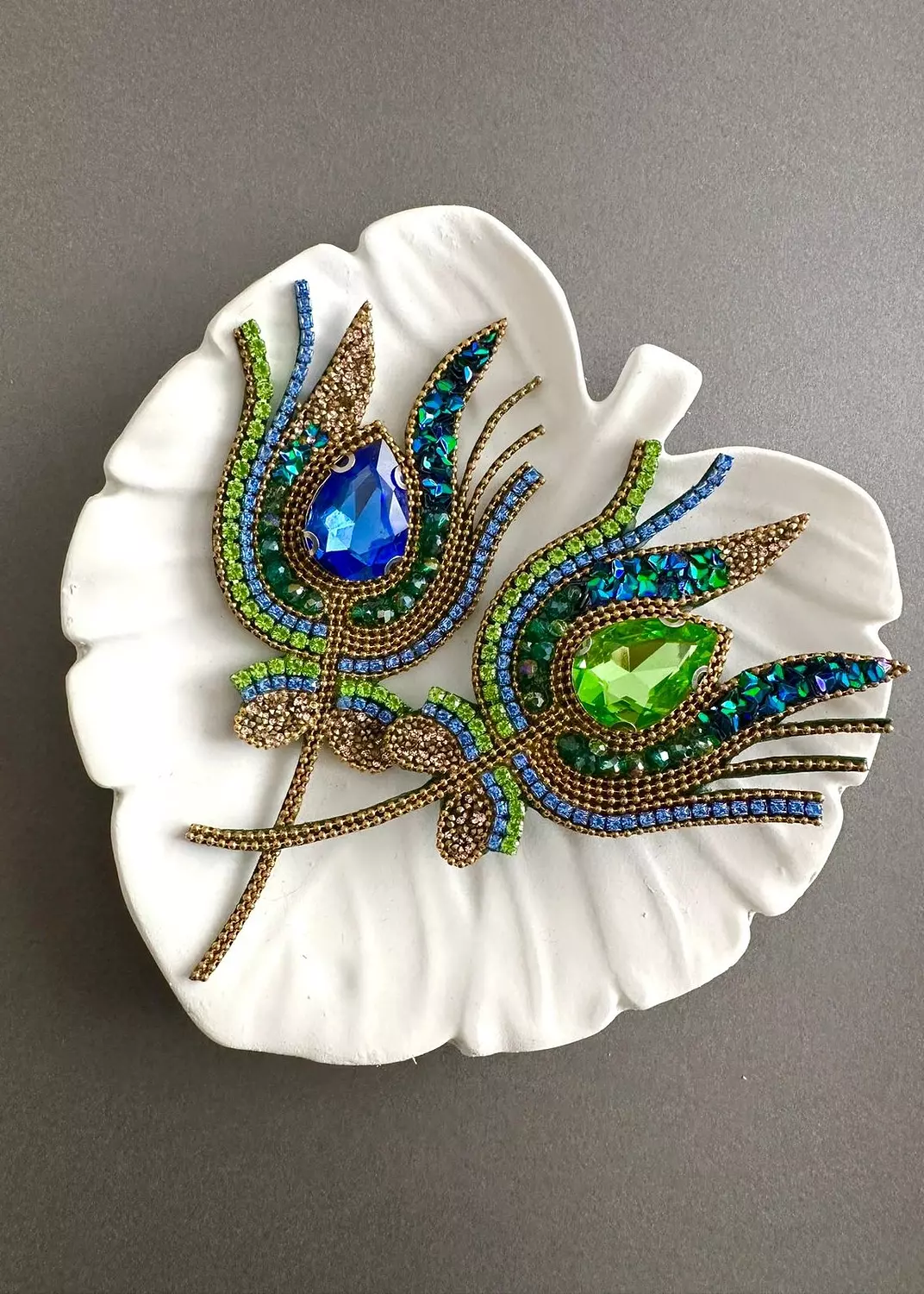 <h1 style="text-align: start">Brooch »</h1>