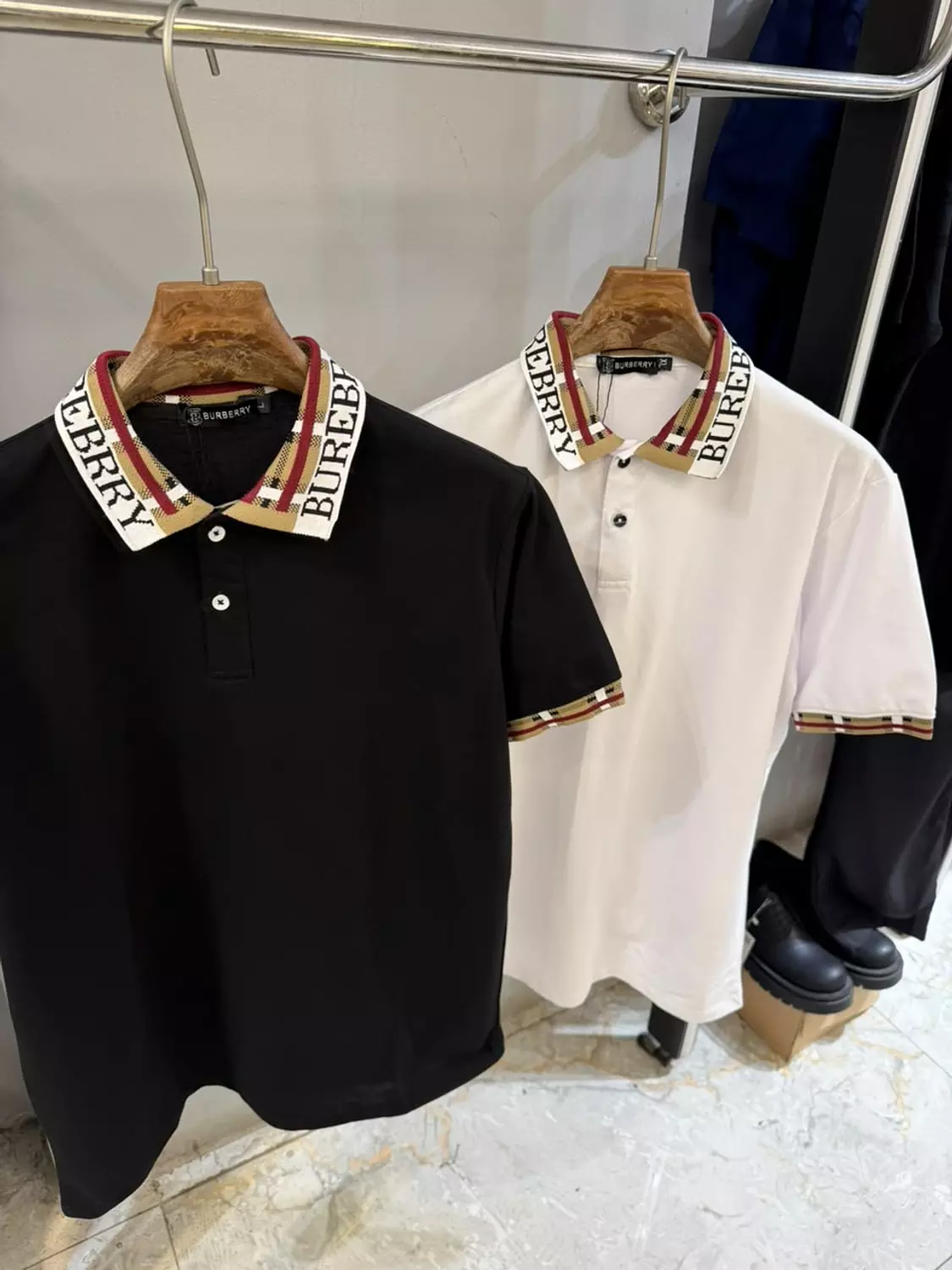BURBERRY TSHIRT \ 2356 7
