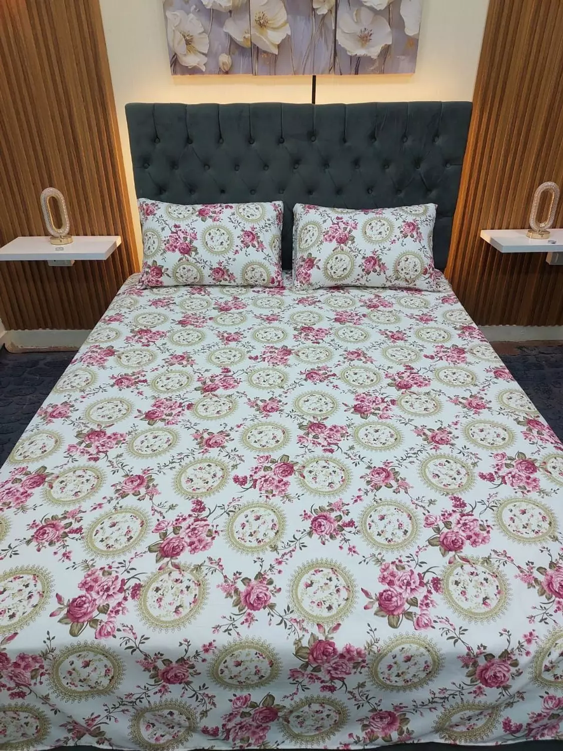 طقم ملايه قطن تركي كبير ورد و دواير  image