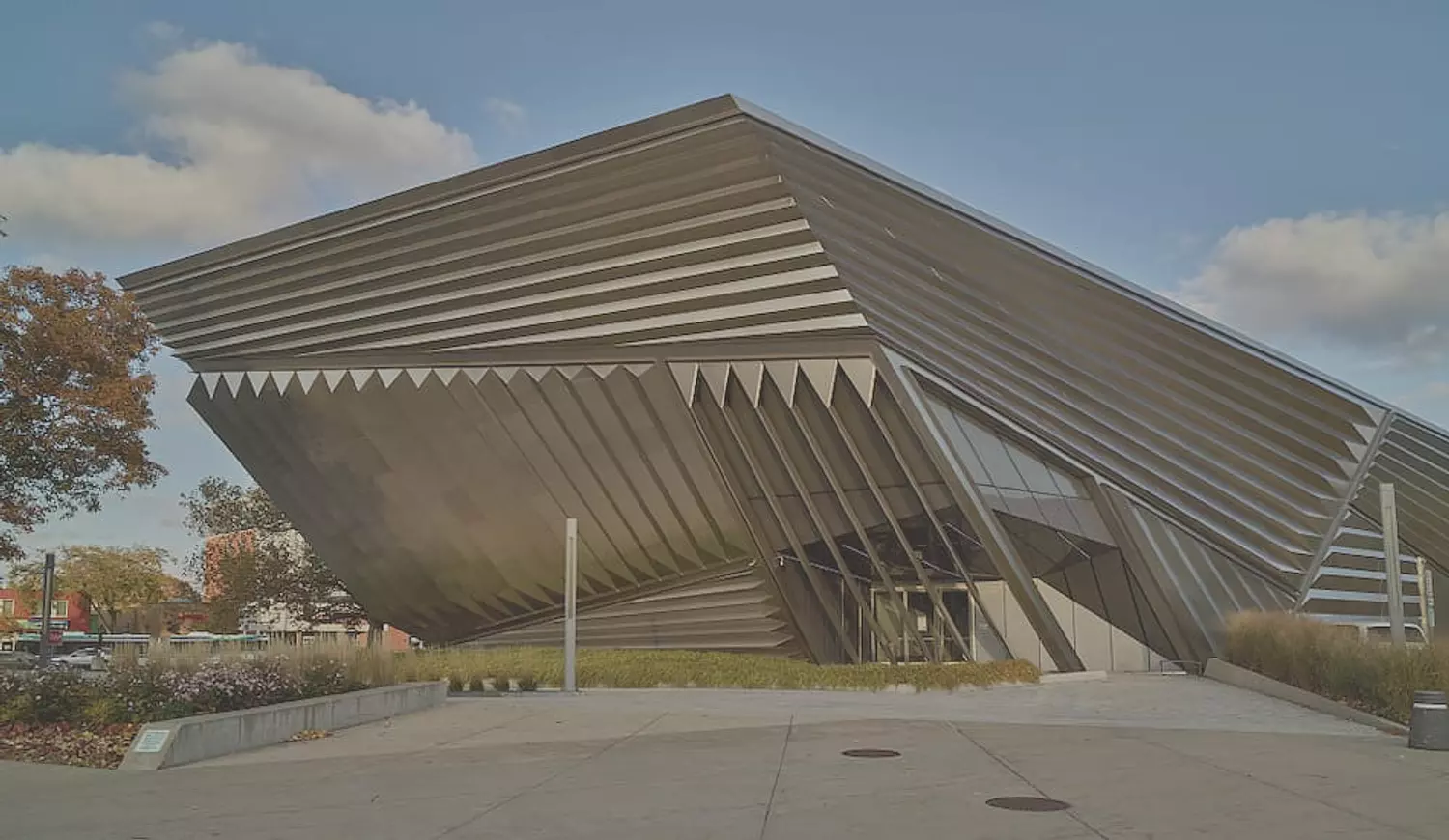 🎖️🌐 Zaha Hadid: The Iconic Architect Who Redefined the World of Architecture 15