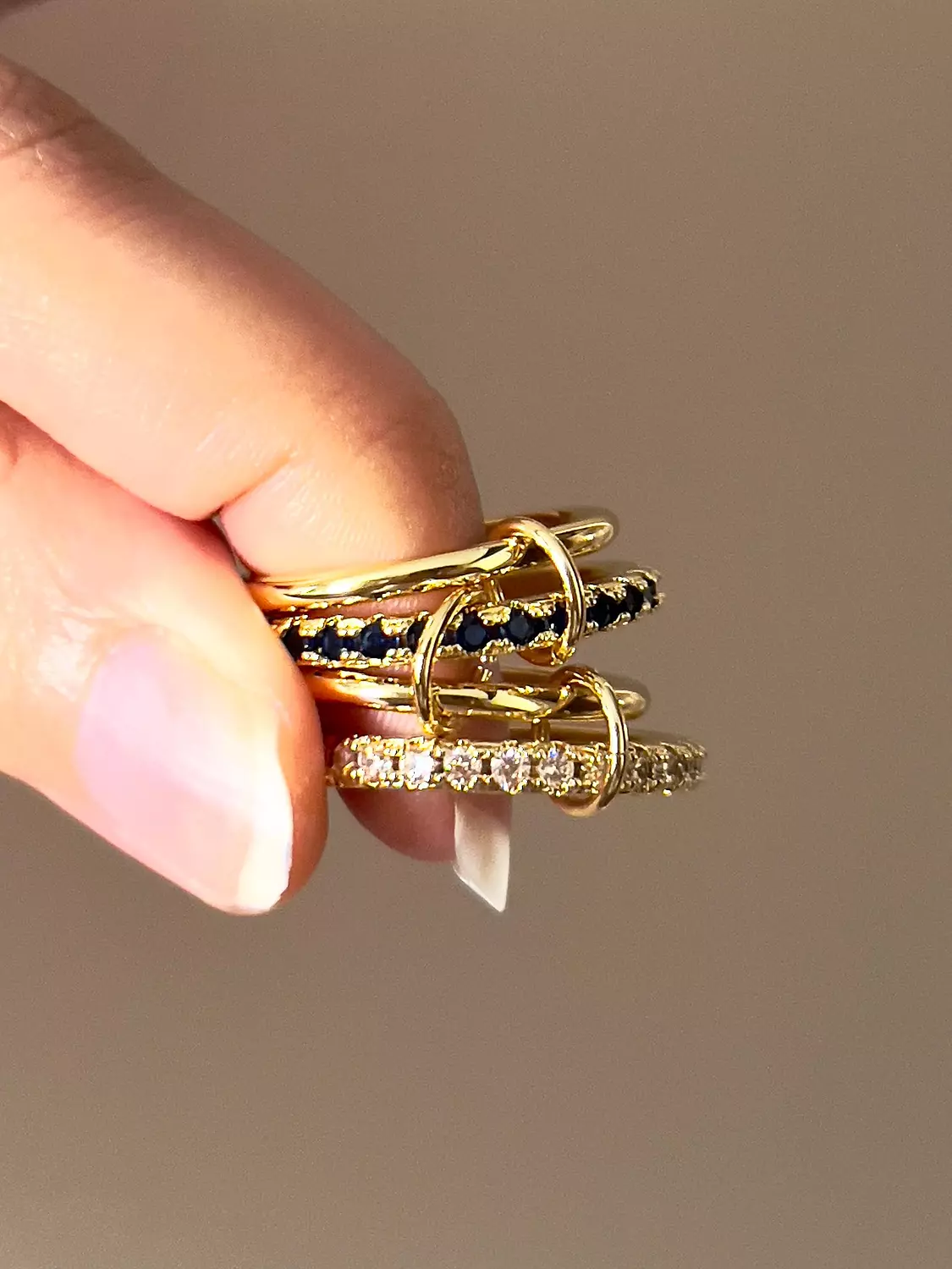 <p style="text-align: center"><span style="color: rgb(64, 81, 73)">Fathia</span></p>