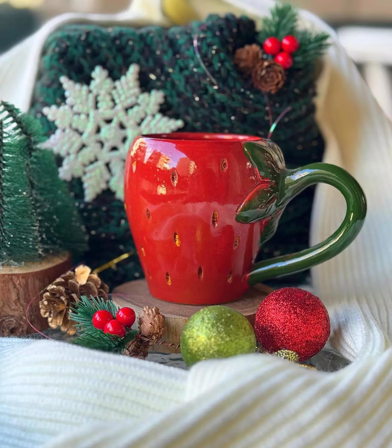 Strawberry mug image