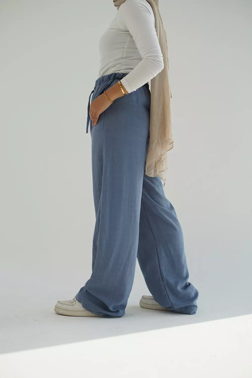 Blue linen trousers with waistband image
