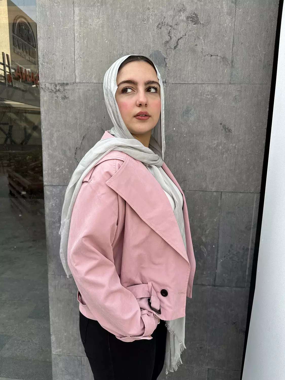 Cropped trench coat in bubblegum 3