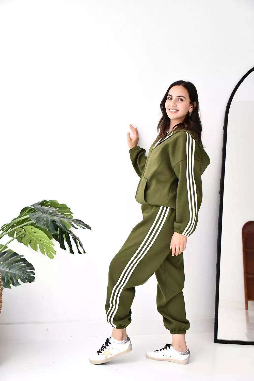 Olive tracking suit  2