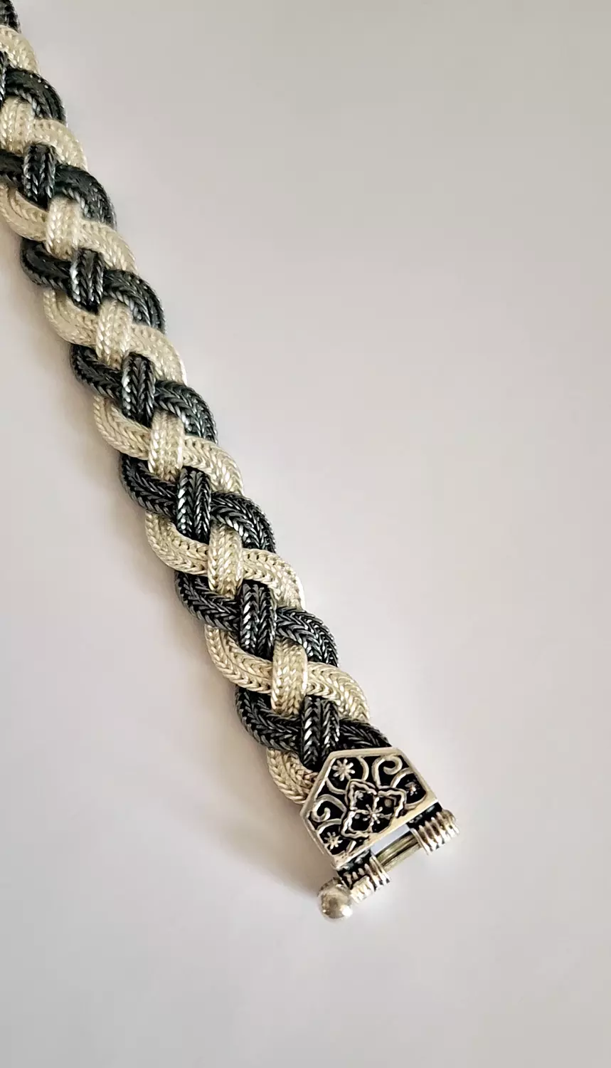 Two tone braided cord stap 3