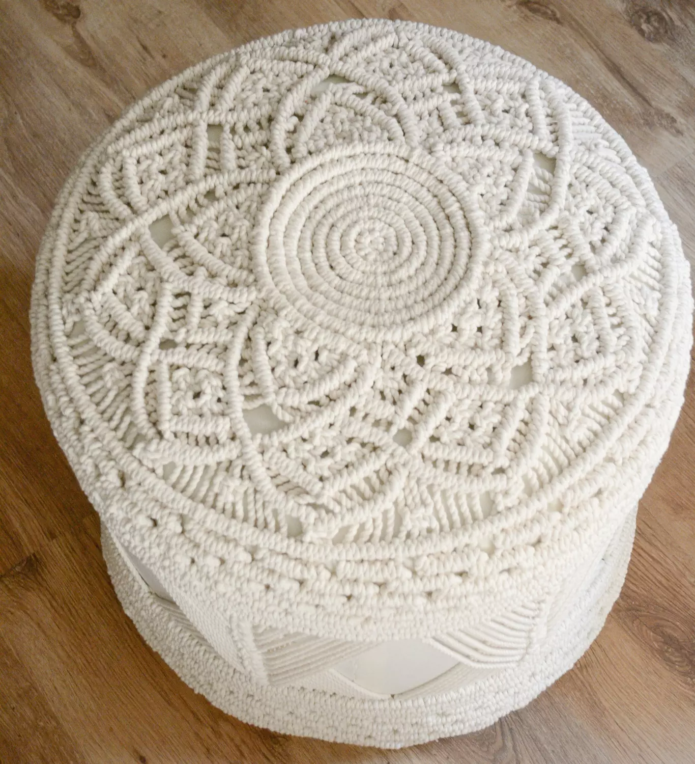 Arabesque pouf hover image