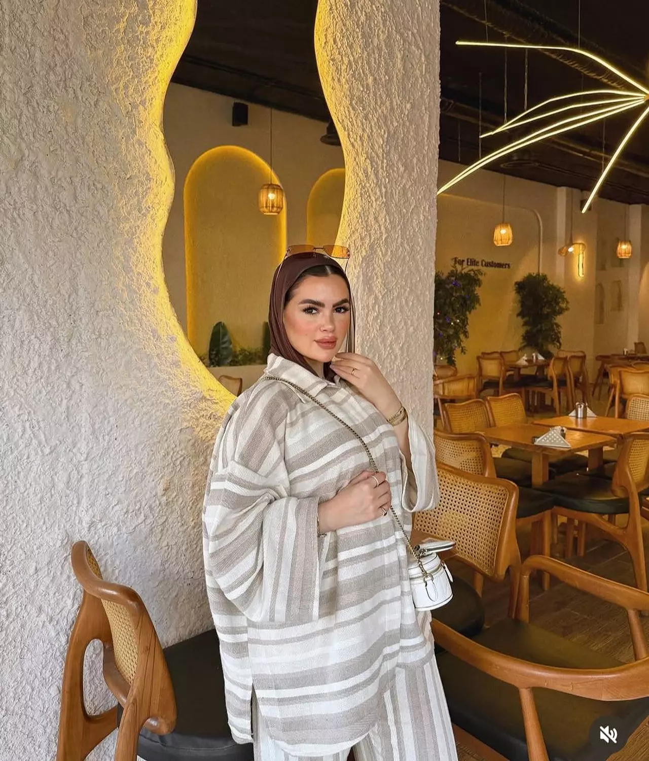 Summer-Ready Striped Linen Set for Women 1