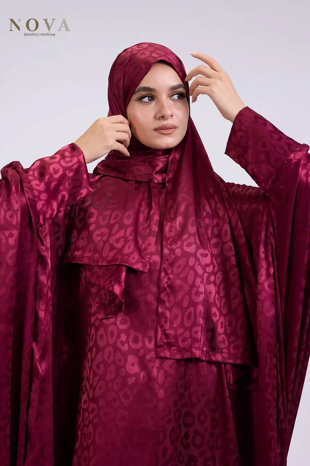 Burgundy butterfly Jacquard 2