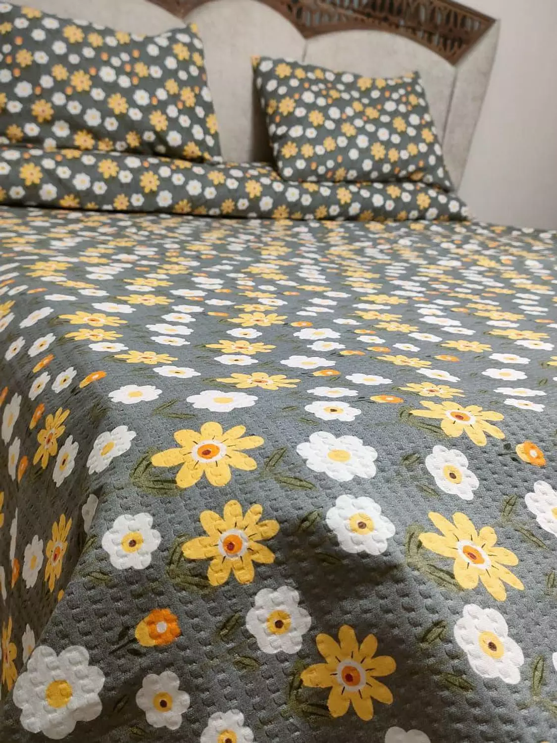 طقم ملايه كبير بيكا ورد رمادي image