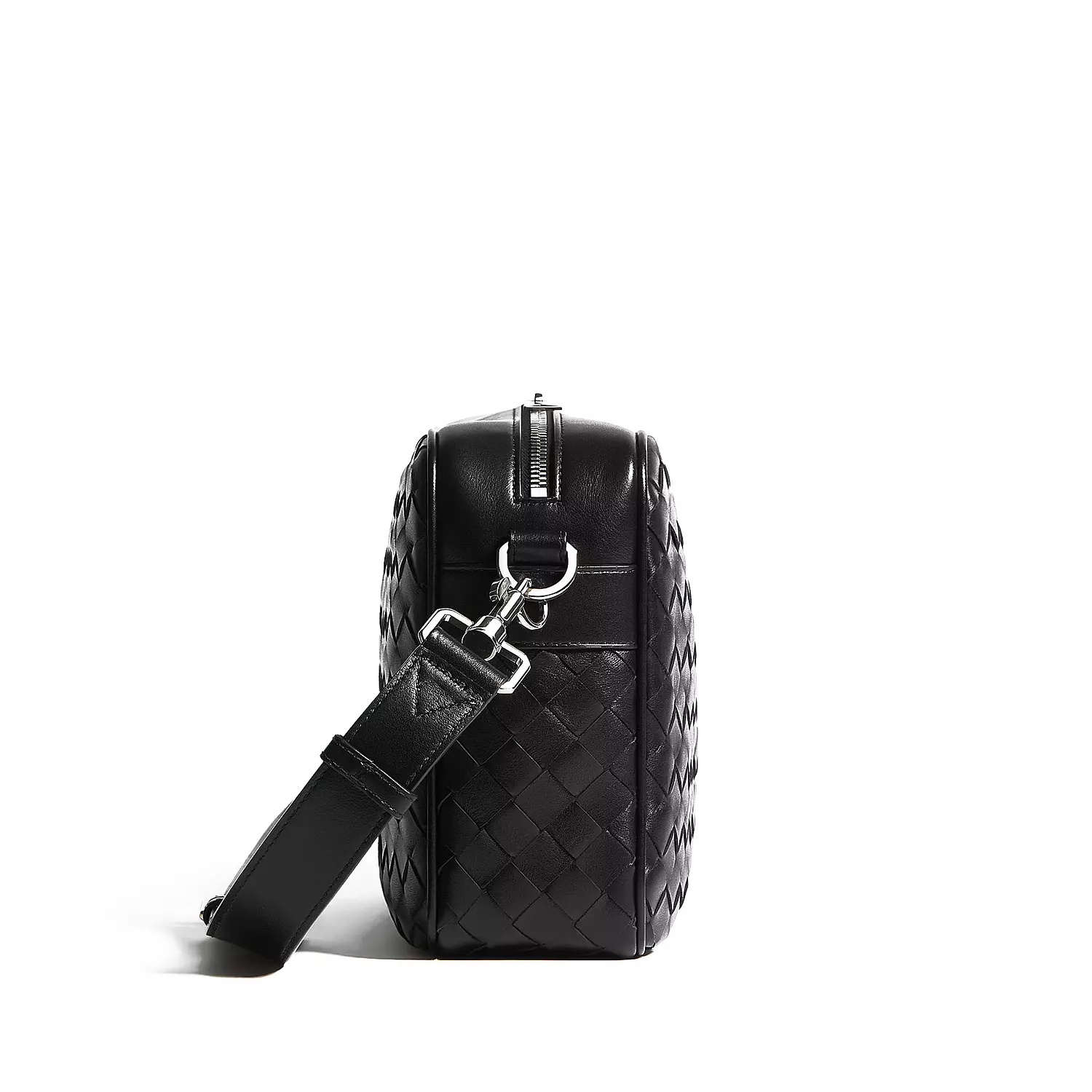 Bottega Veneta Intrecciato camera bag, a medium-sized men's black leather 2