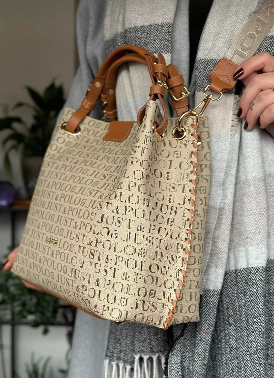 Elegant Beige Tote by just&polo 2