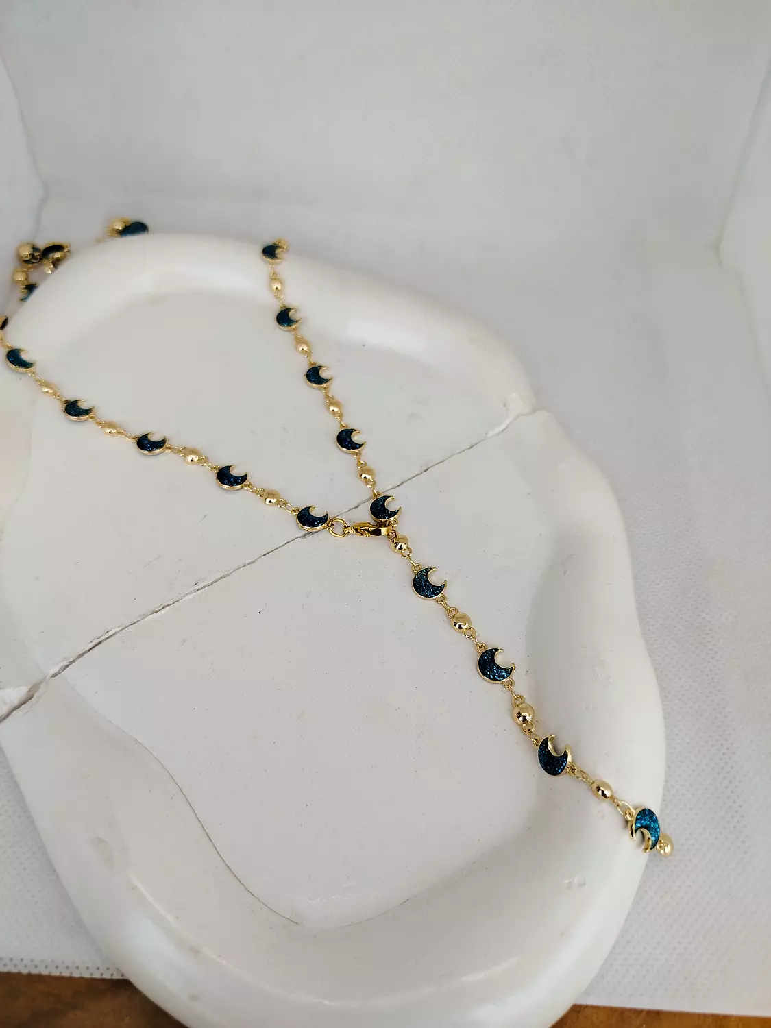 Blue y shape necklace  image