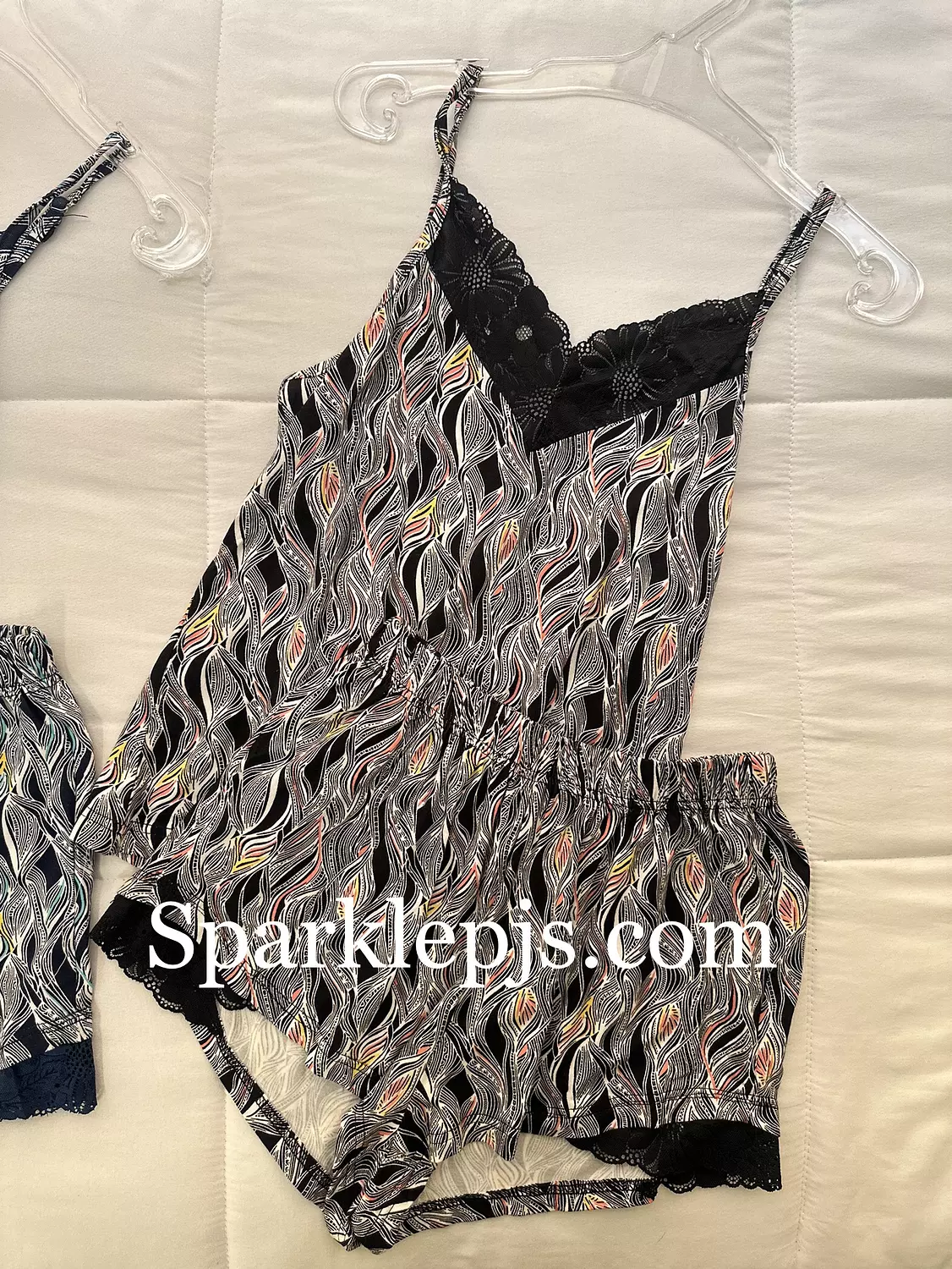 Wave set shorts hover image
