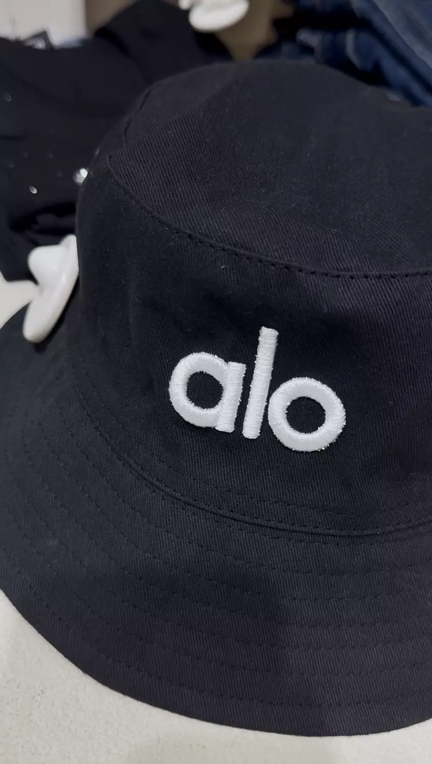 alo bucket hat  3