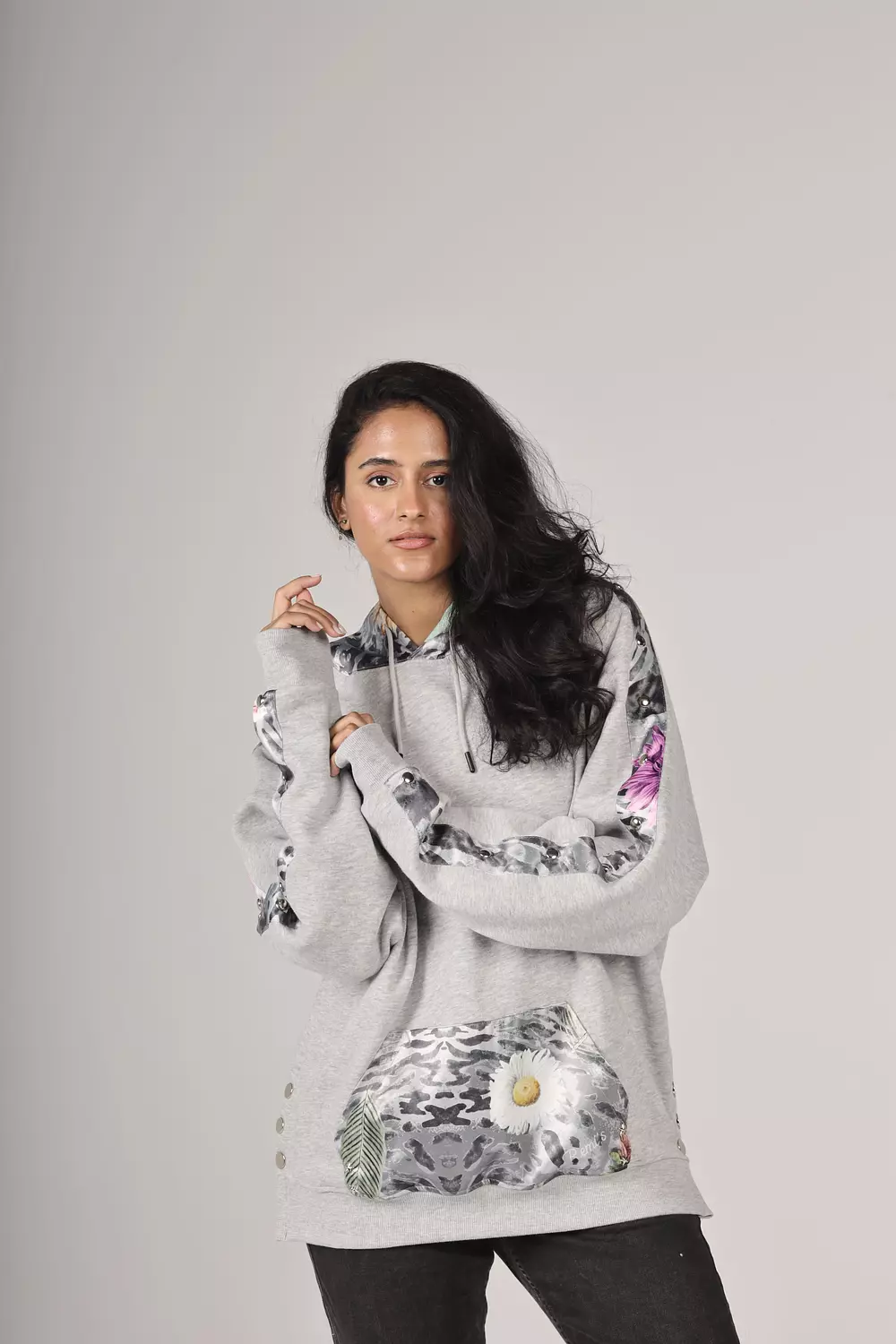 WILD 'IN GREY" HOODIE 5