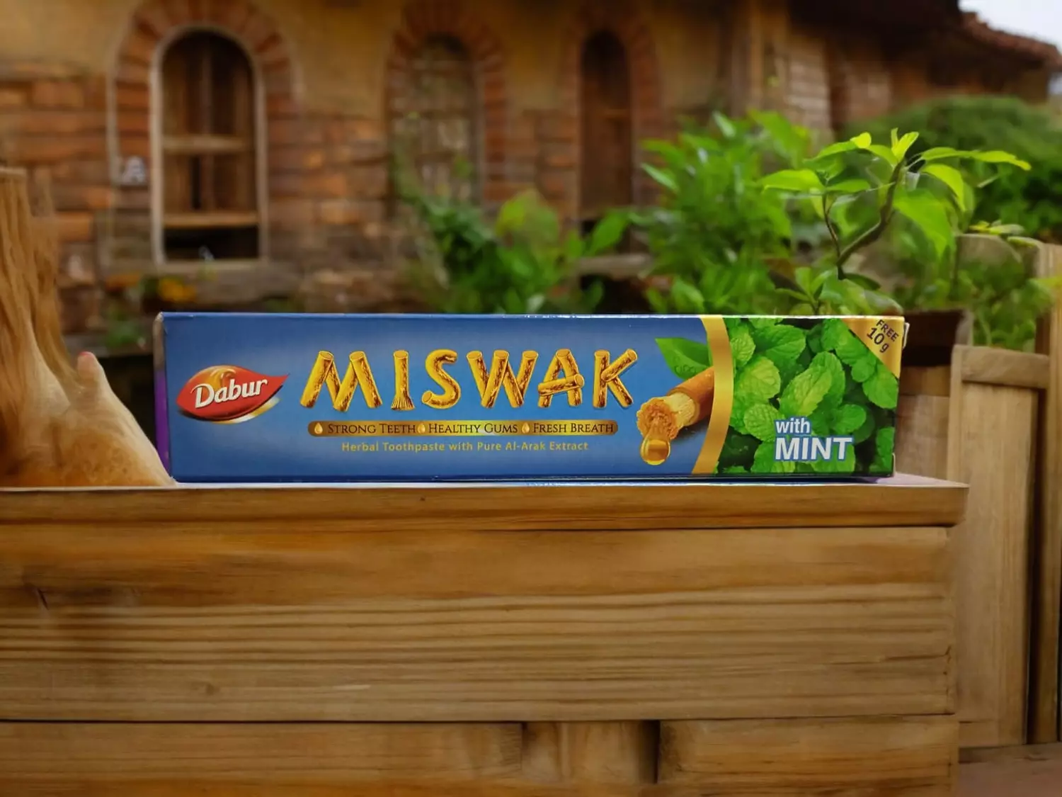 Miswak Fresh Toothpaste with Ment - 60 gm + 10 gm FREE image