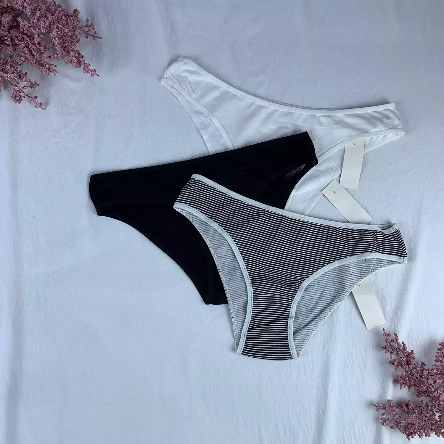 3 pieces cotton panty set from primark image