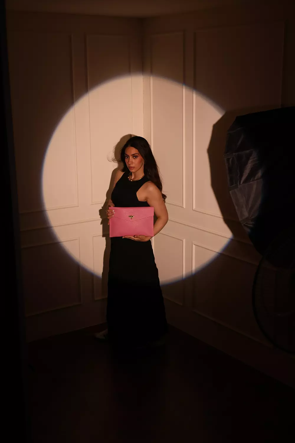 VeeV PinkyBee Clutch 1