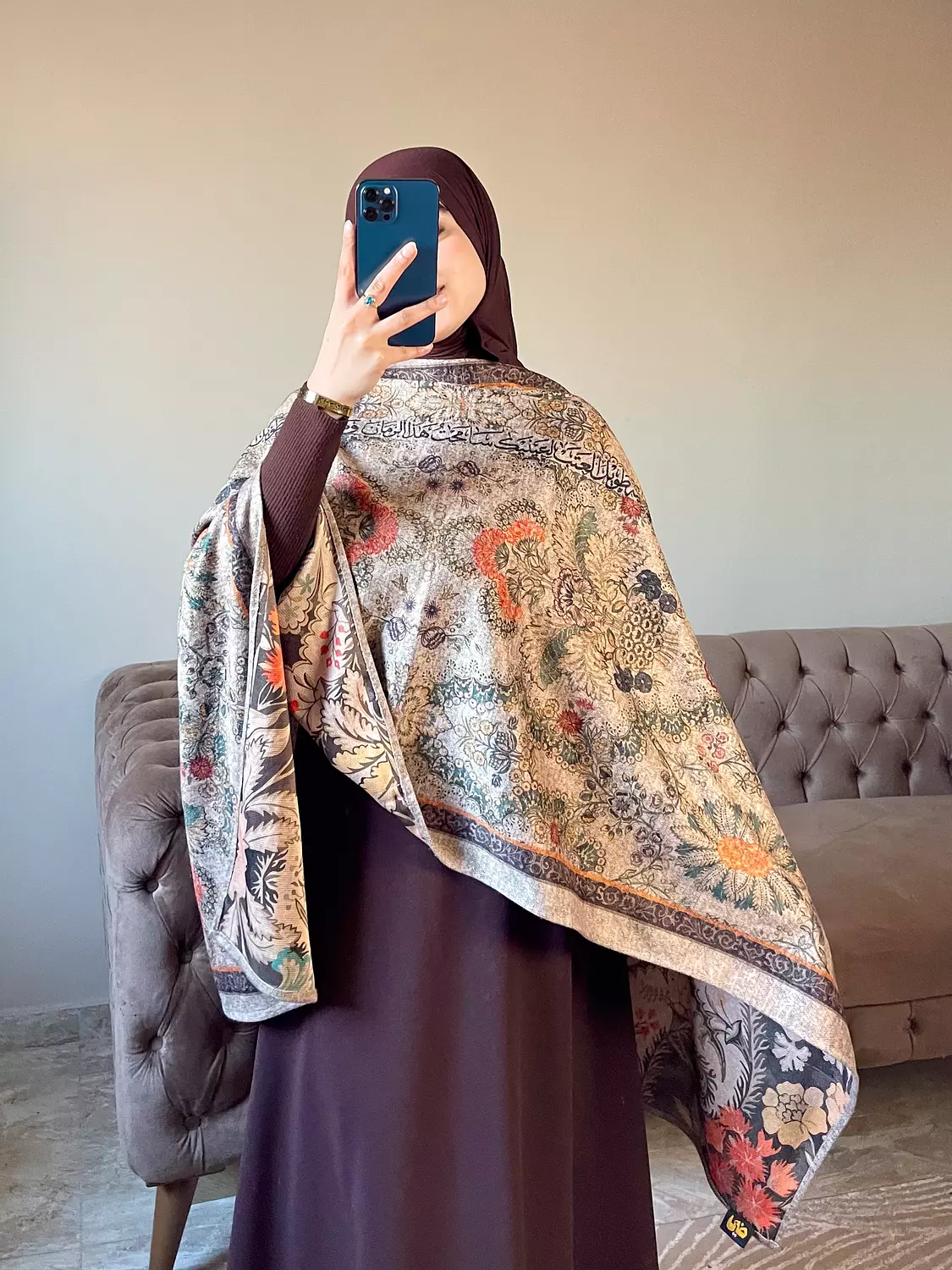 لعينيكِ سامحت هذا الزمان/صوف hover image