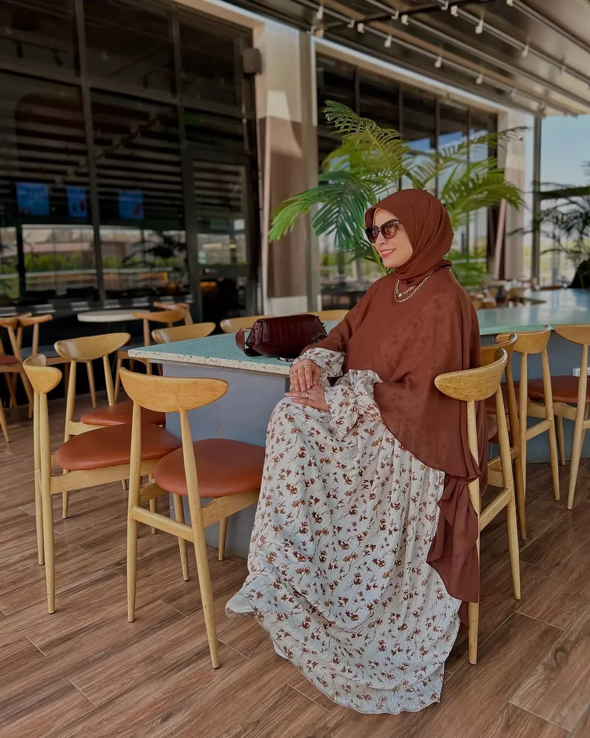 حرملة ملكي مفتوحة  image