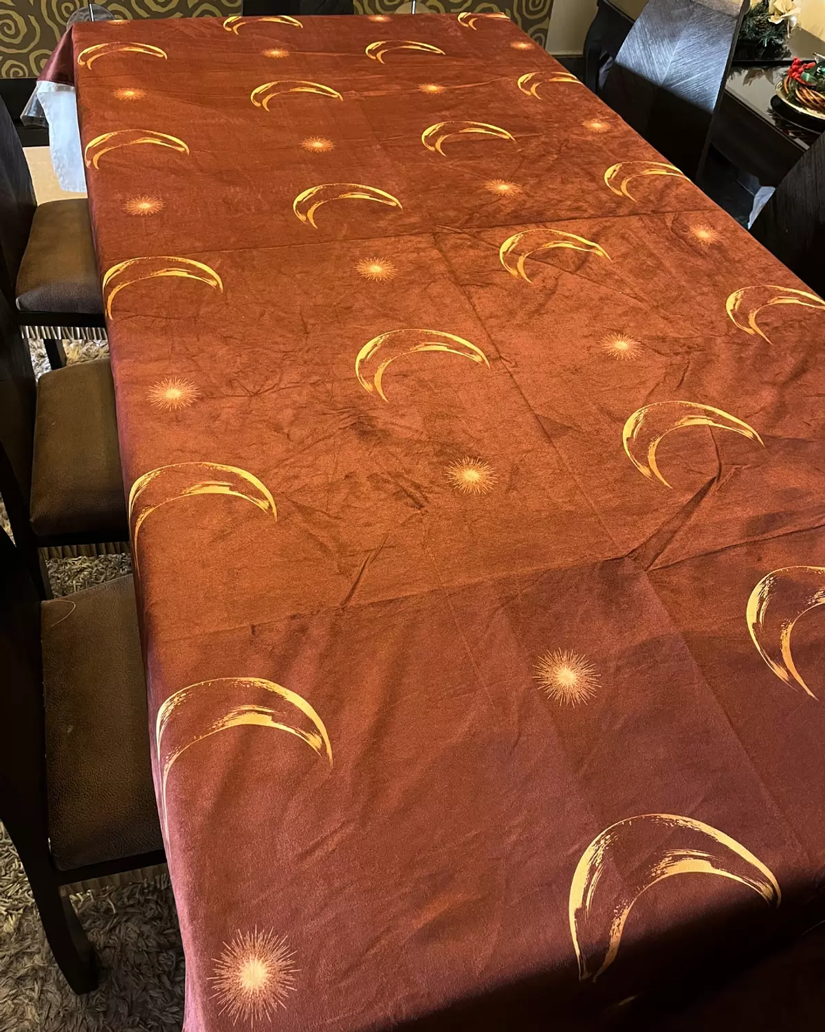 The Red Crescent Tablecover 2