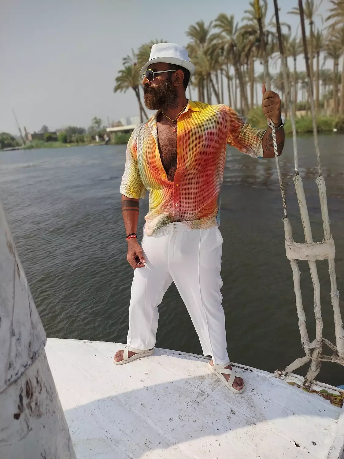 Colourful breathable shirt. 4