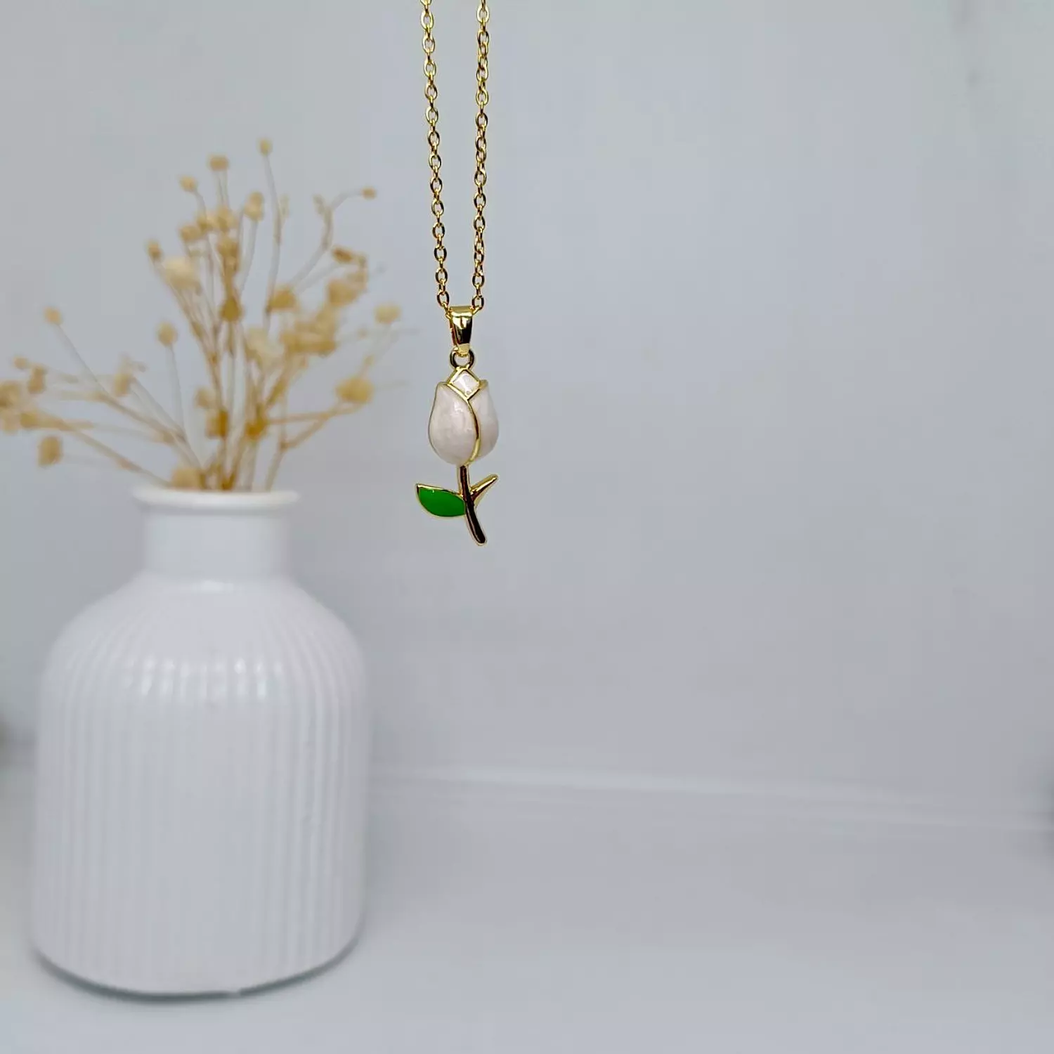white flower necklace image