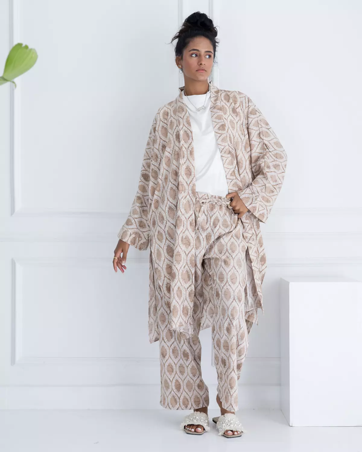 Mora Cafe Suit  4