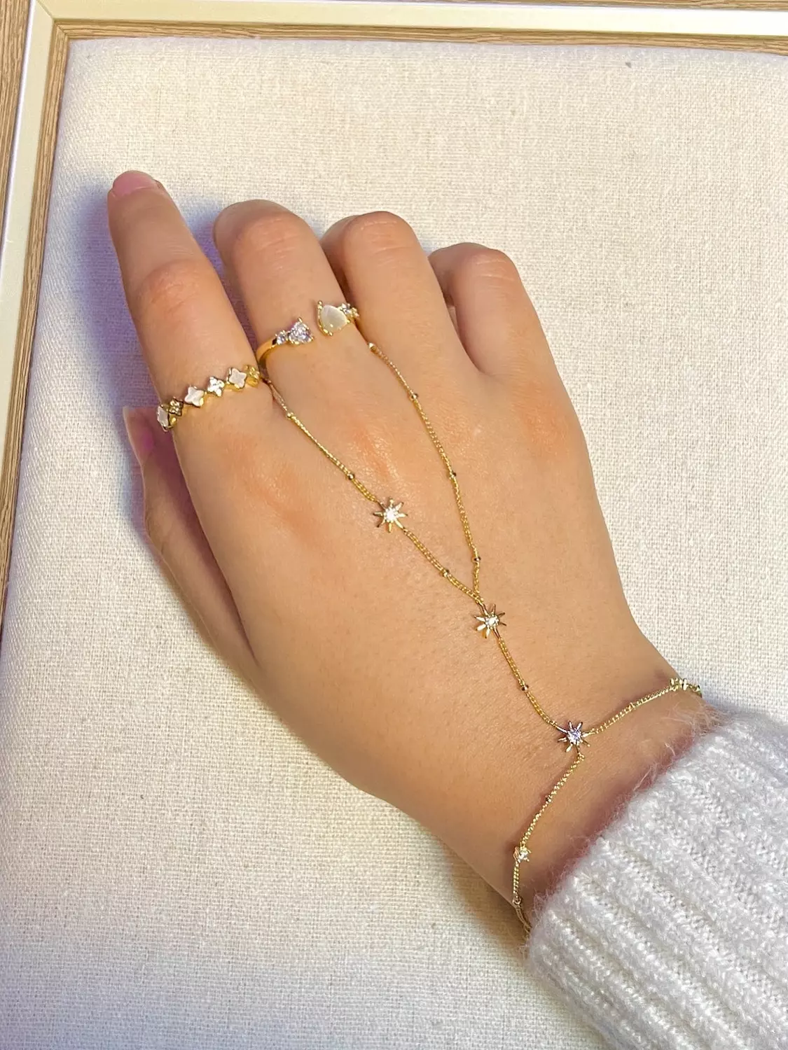 Amelia Hand Chain  image