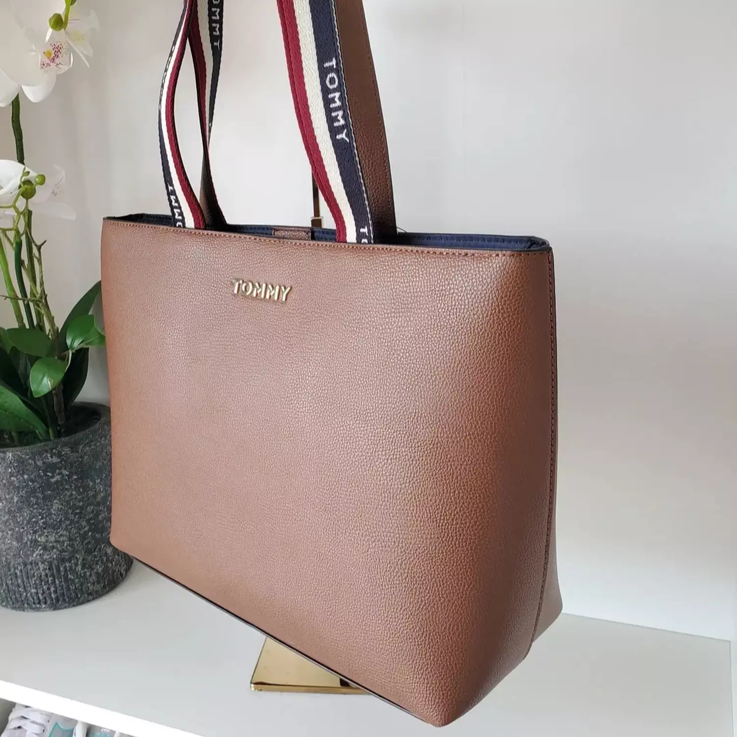 Tommy Hilfiger Classic Logo Tote Bag  2