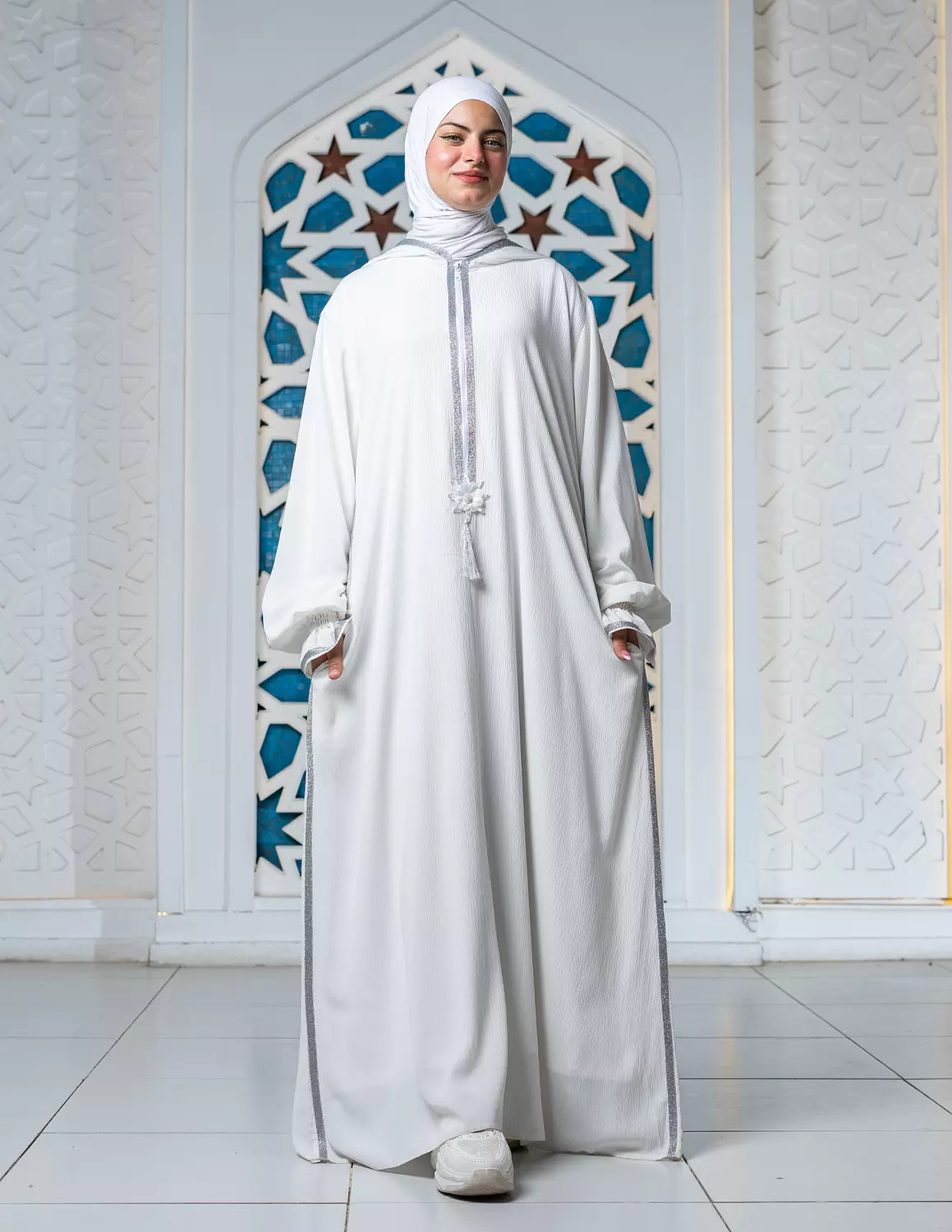 Abaya silver capicho hover image