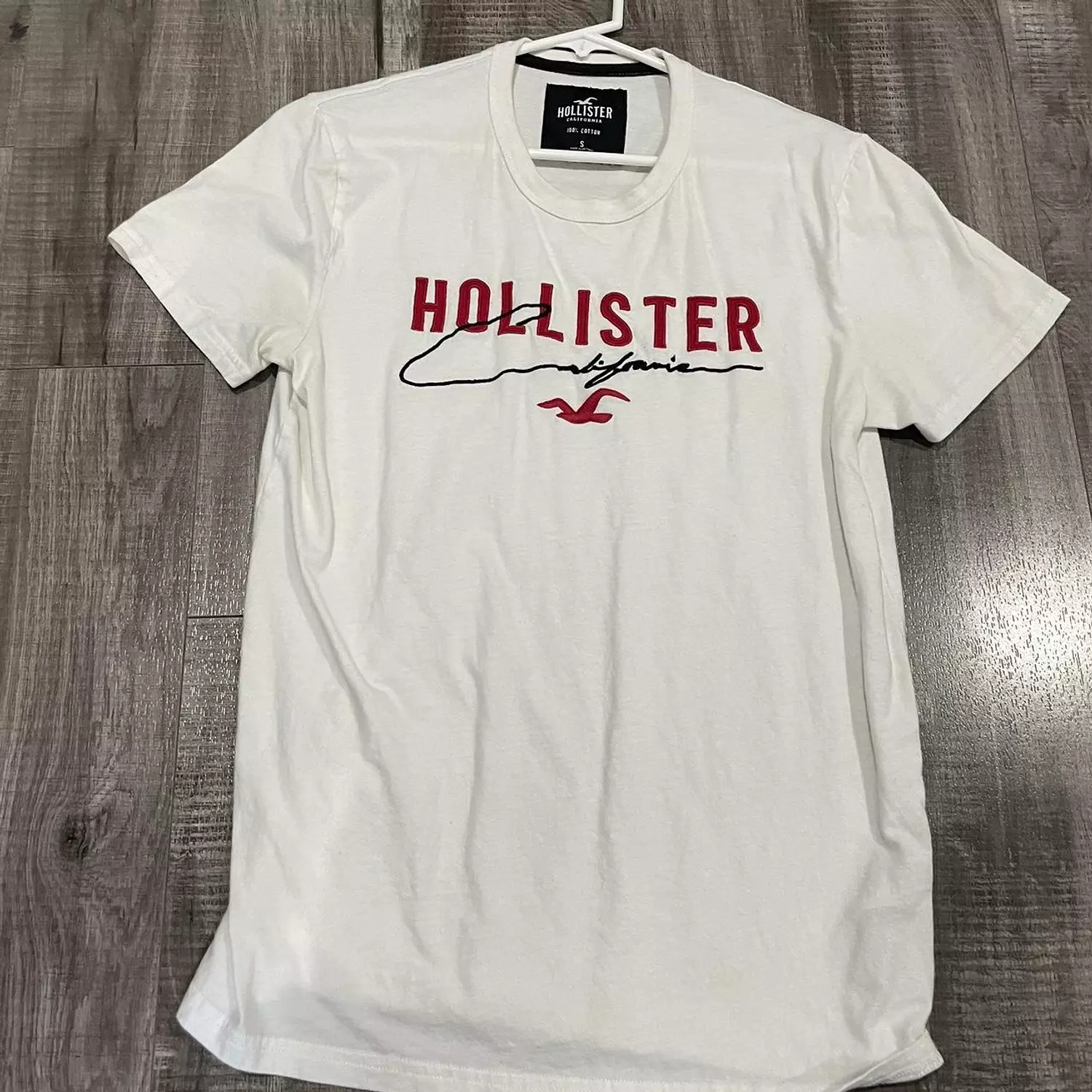 Hollister California White Graphic T-Shirt – Original image