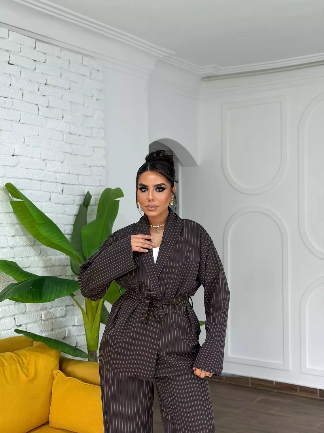 Contour Pinstripe Set In Dark Brown 2