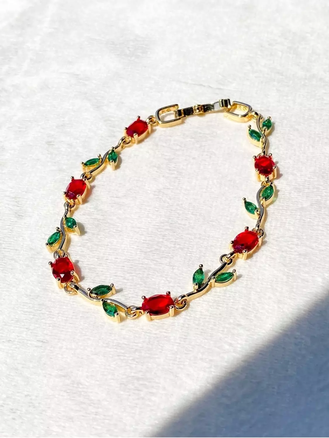 <p style="text-align: center"><span style="color: #000000ff"><strong>Bracelets</strong></span></p>