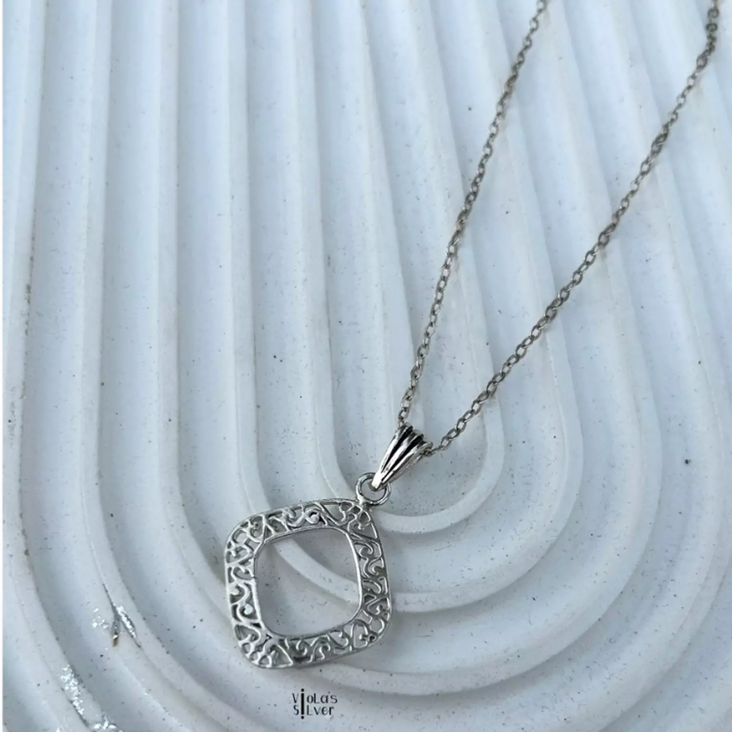 Squared Islamic necklace  image