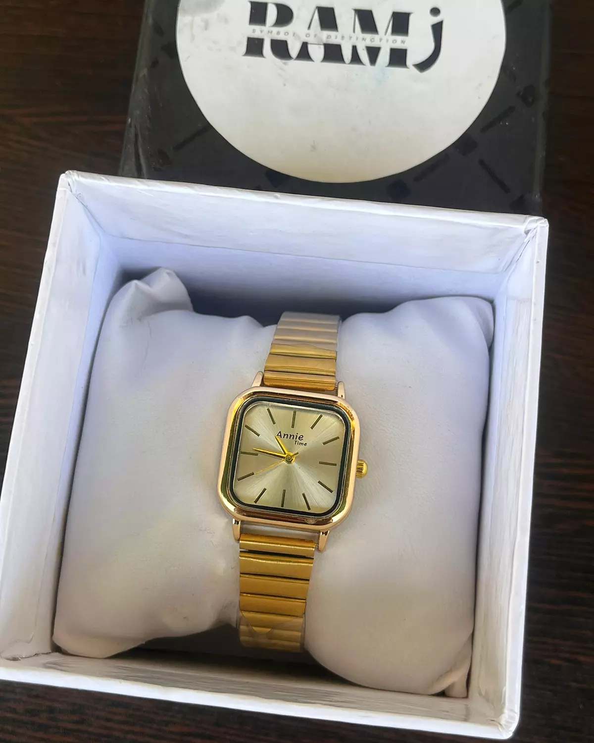 Annie’s watches circular (3 Types) hover image