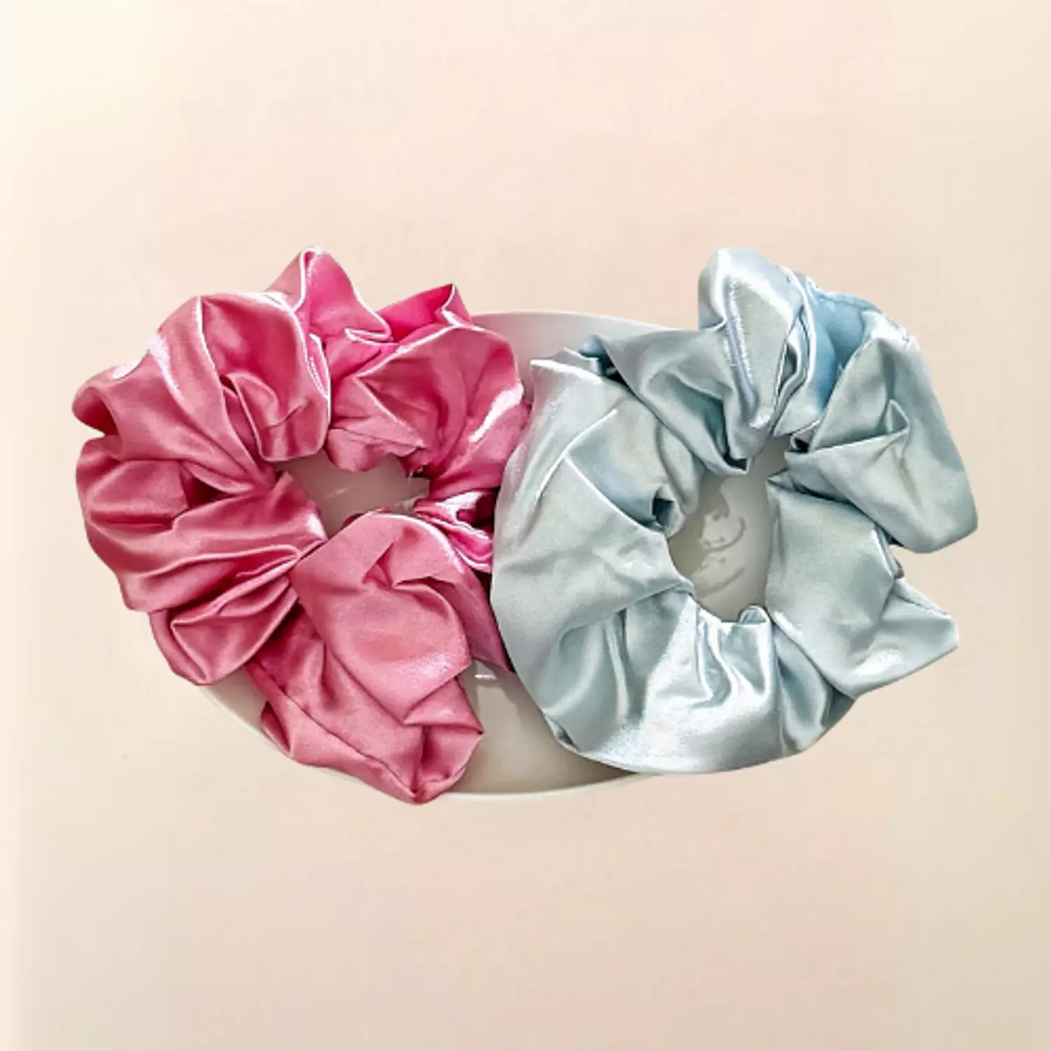 <h3><span style="color: #e97d6aff">Scrunchies</span></h3>