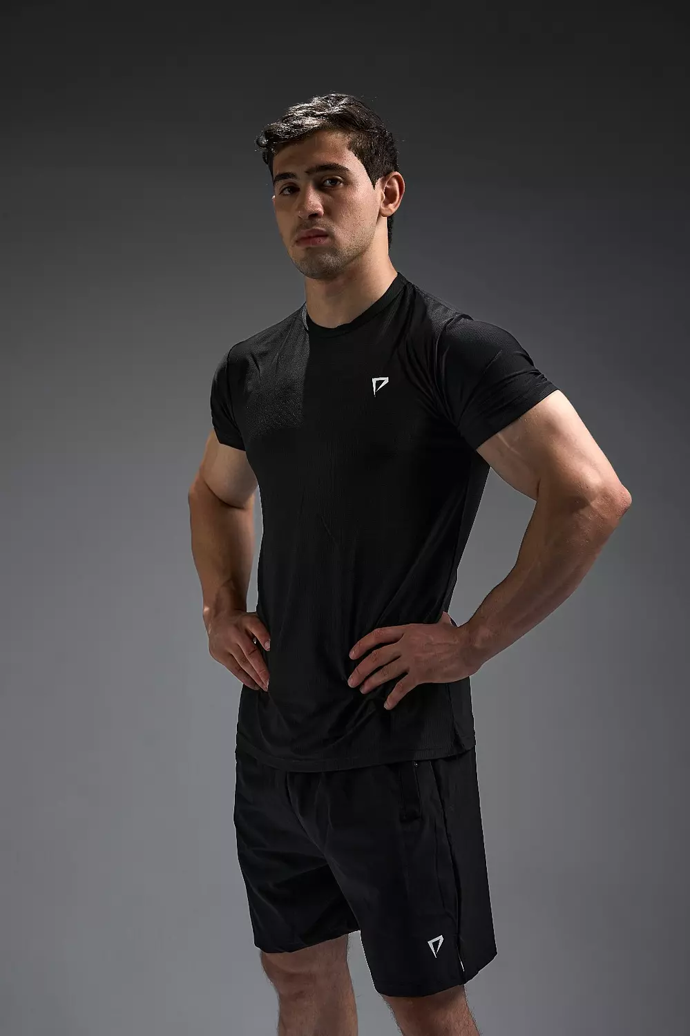 MEN'S CORE TECH T-SHIRT - black hover image