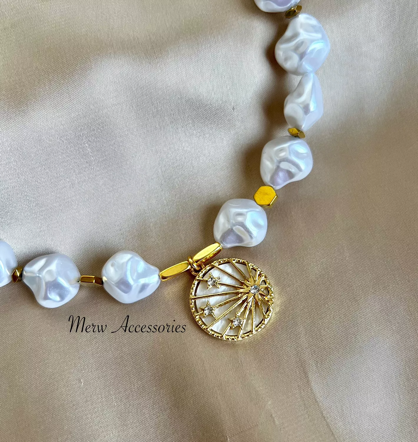 Pearl chockers co.2 2