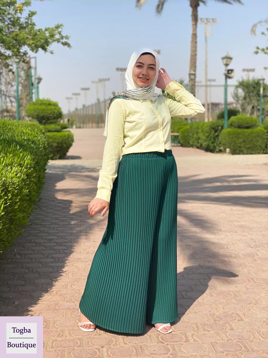 Pleated pants  11